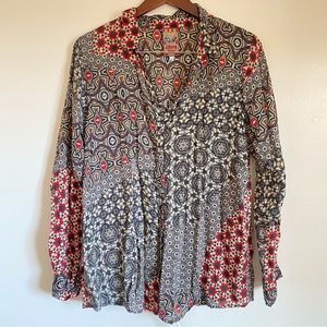 Johnny Was Womens size large l 100% Cupra Rayon Top Blouse Geometric Black Red